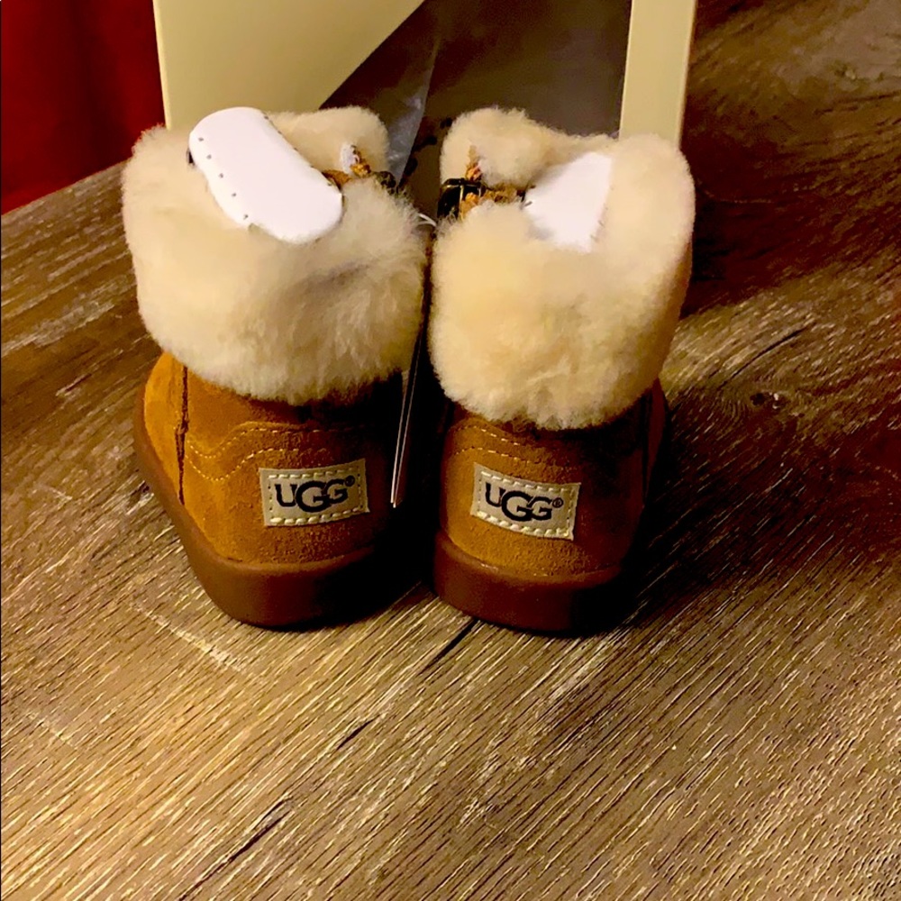 Baby Girl Ugg Booties - Picture 2 of 4